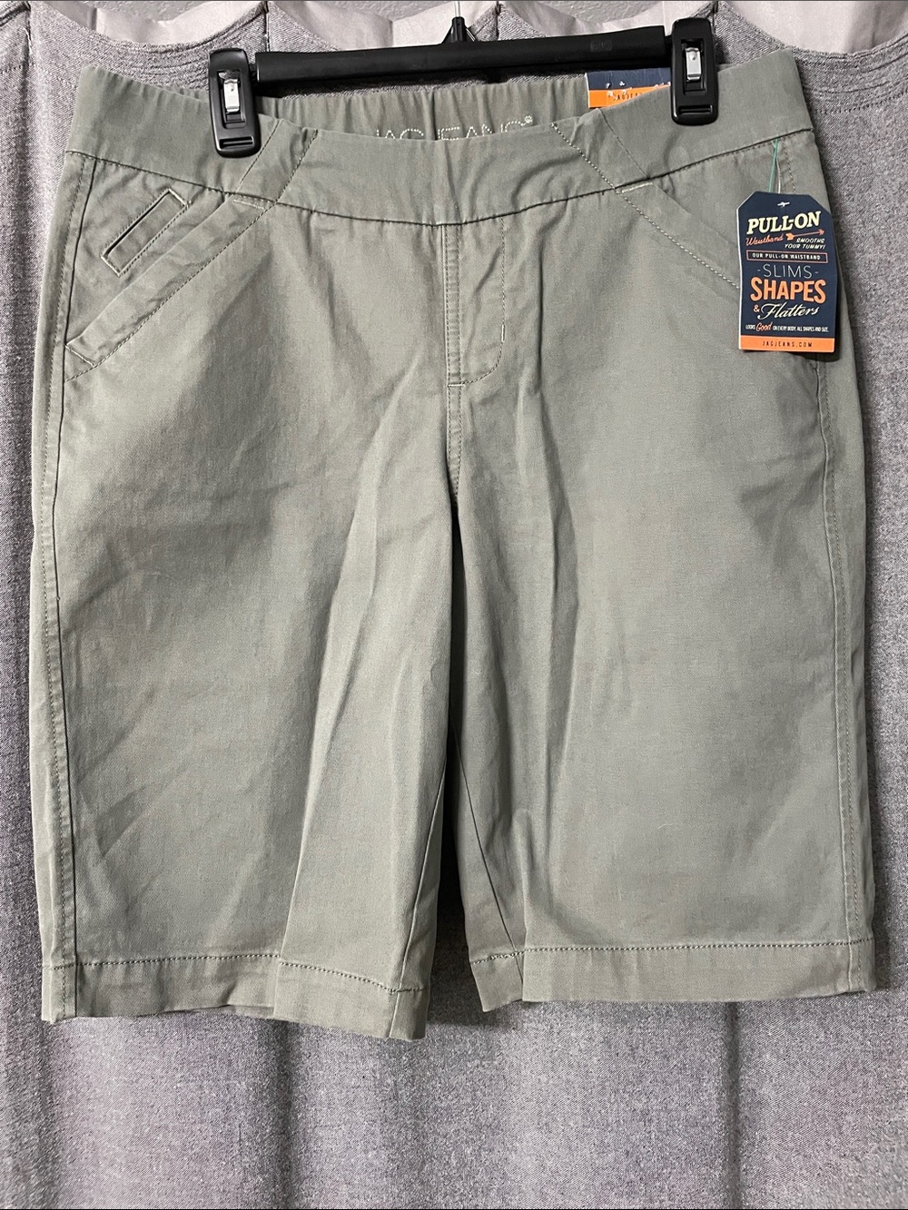 Jag Jeans Women’s Sage Green Pull-On Bermuda Shorts